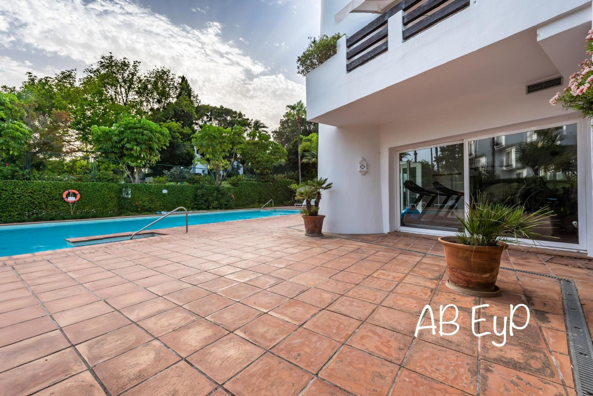 Alcazaba Beach Apartment Estepona Exterior foto