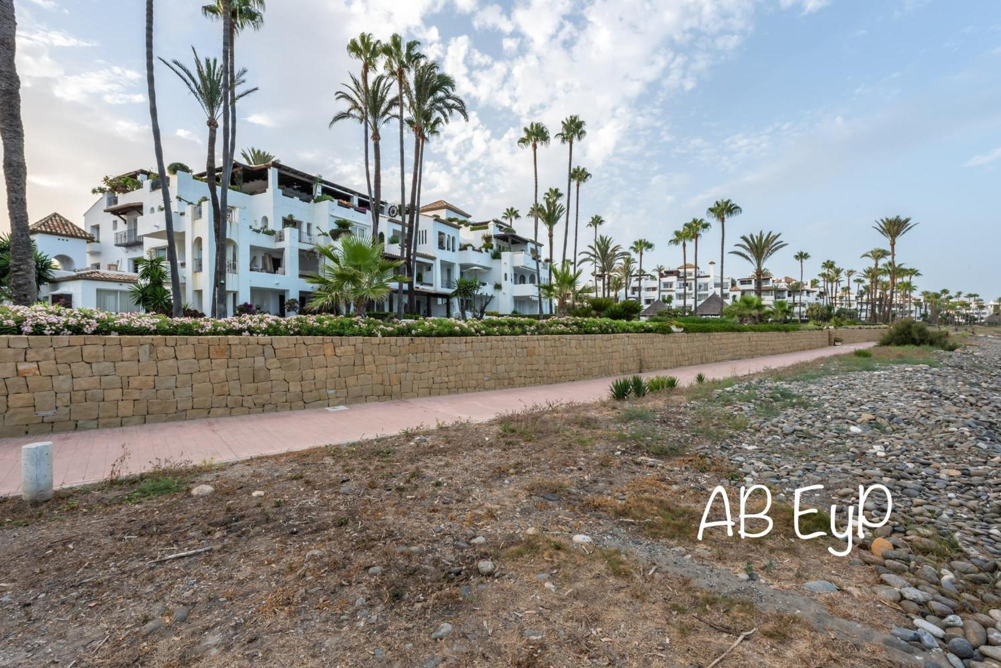 Alcazaba Beach Apartment Estepona Exterior foto