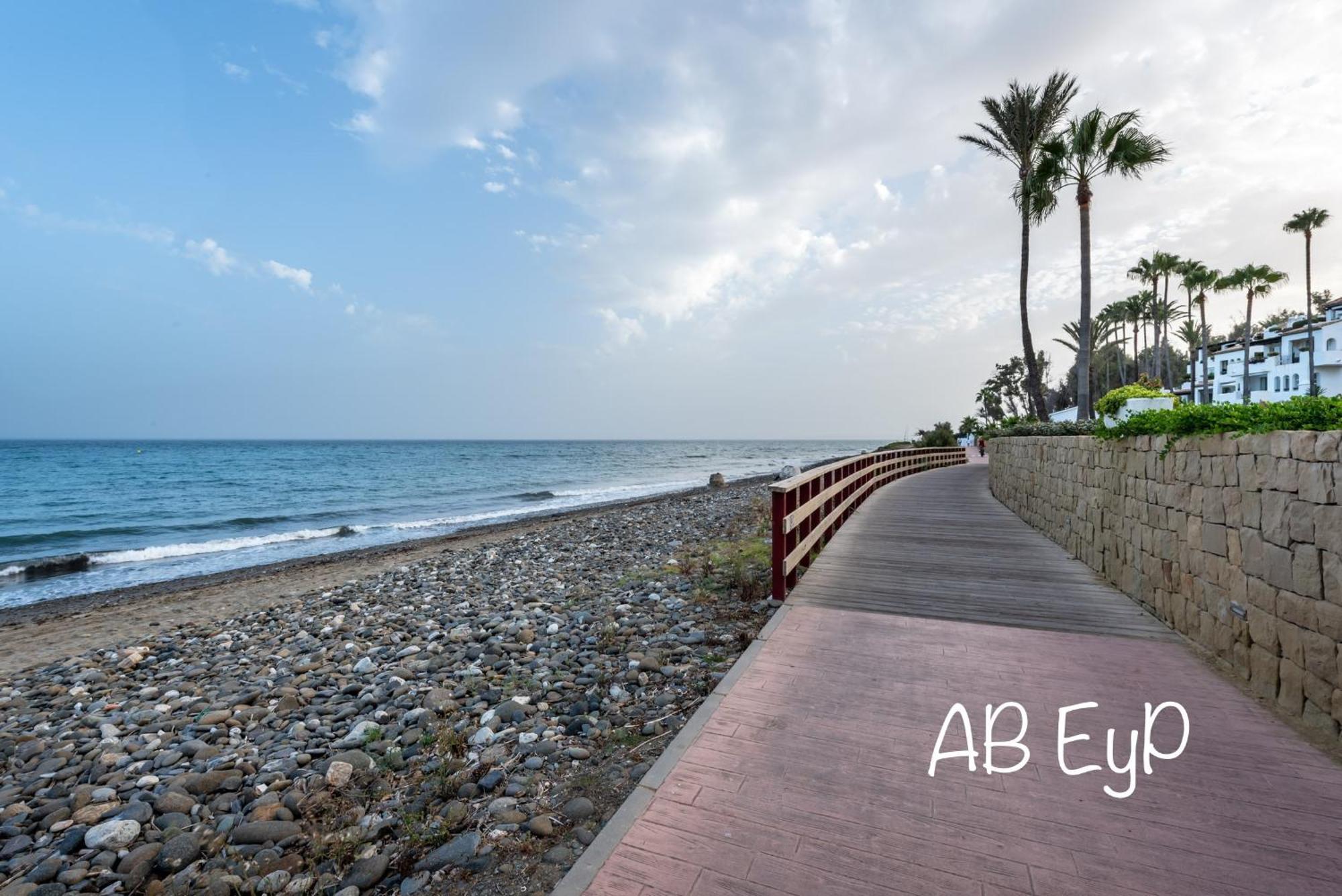 Alcazaba Beach Apartment Estepona Exterior foto