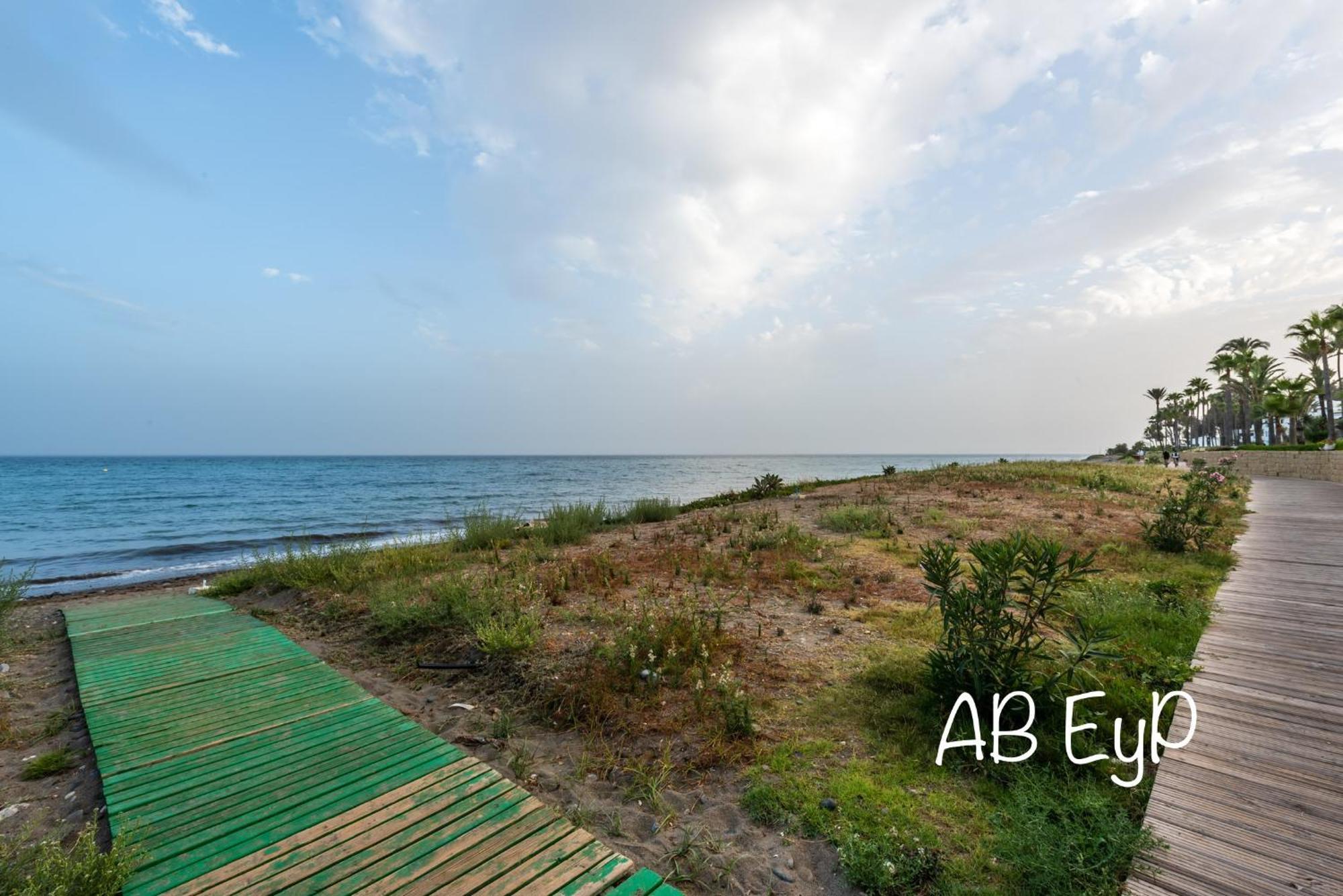 Alcazaba Beach Apartment Estepona Exterior foto