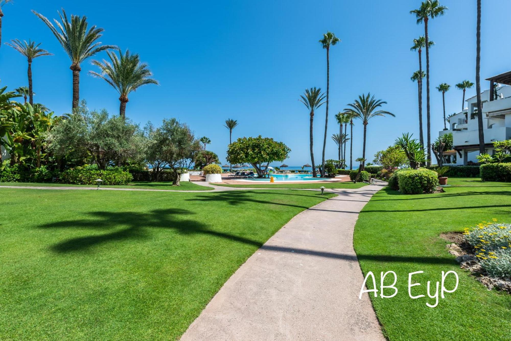 Alcazaba Beach Apartment Estepona Exterior foto