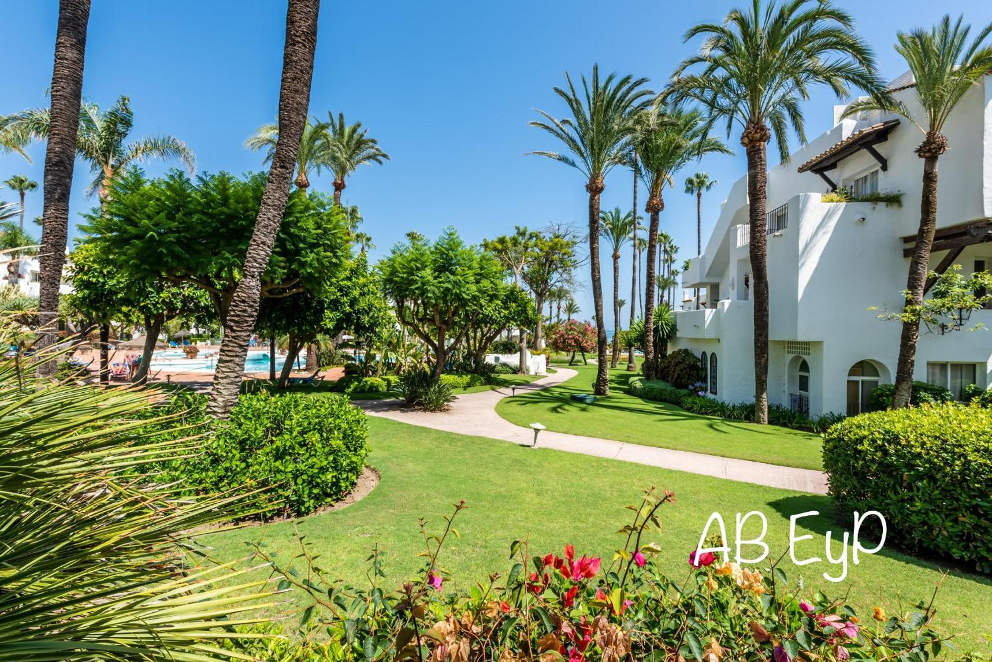 Alcazaba Beach Apartment Estepona Exterior foto